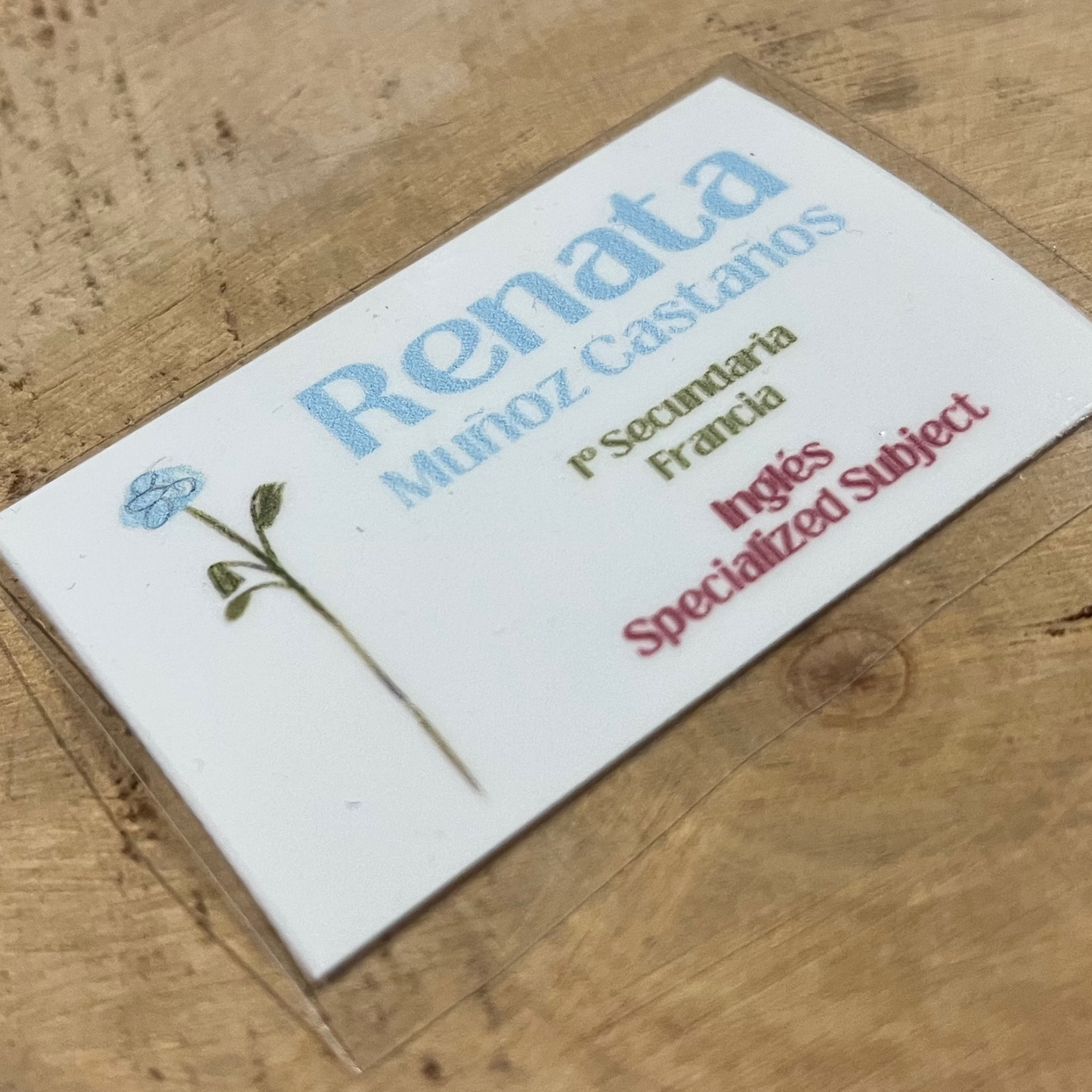 Silueta Nombre y Apellido, Etiquetas Lavables, Resistentes al Agua, Personalizadas para Tuppers y Termos